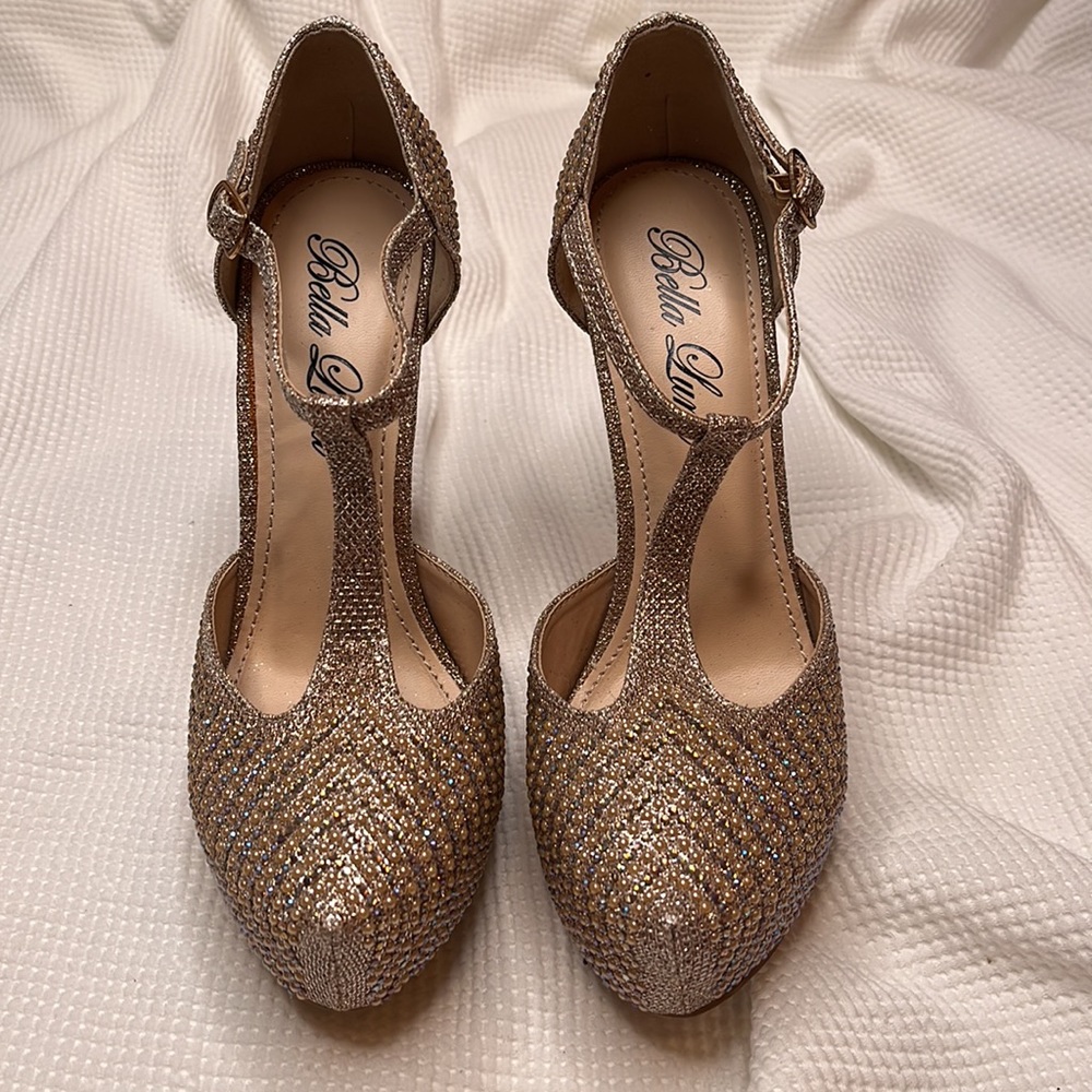 Gold Bella Luna Heels. Size 9.